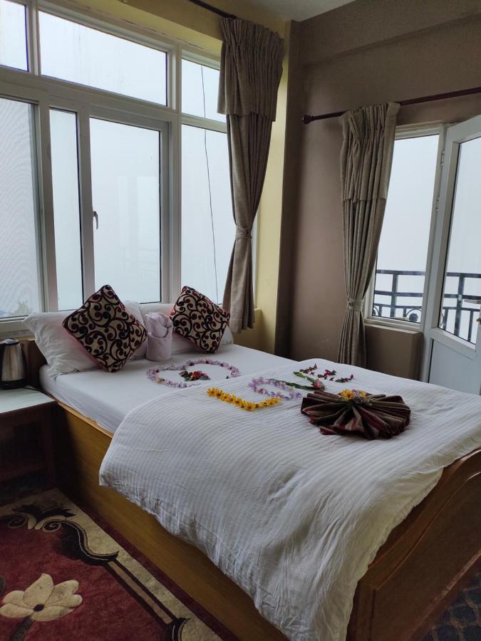 Hotel High Ground Inn Sarangkot Pokhara Exterior foto