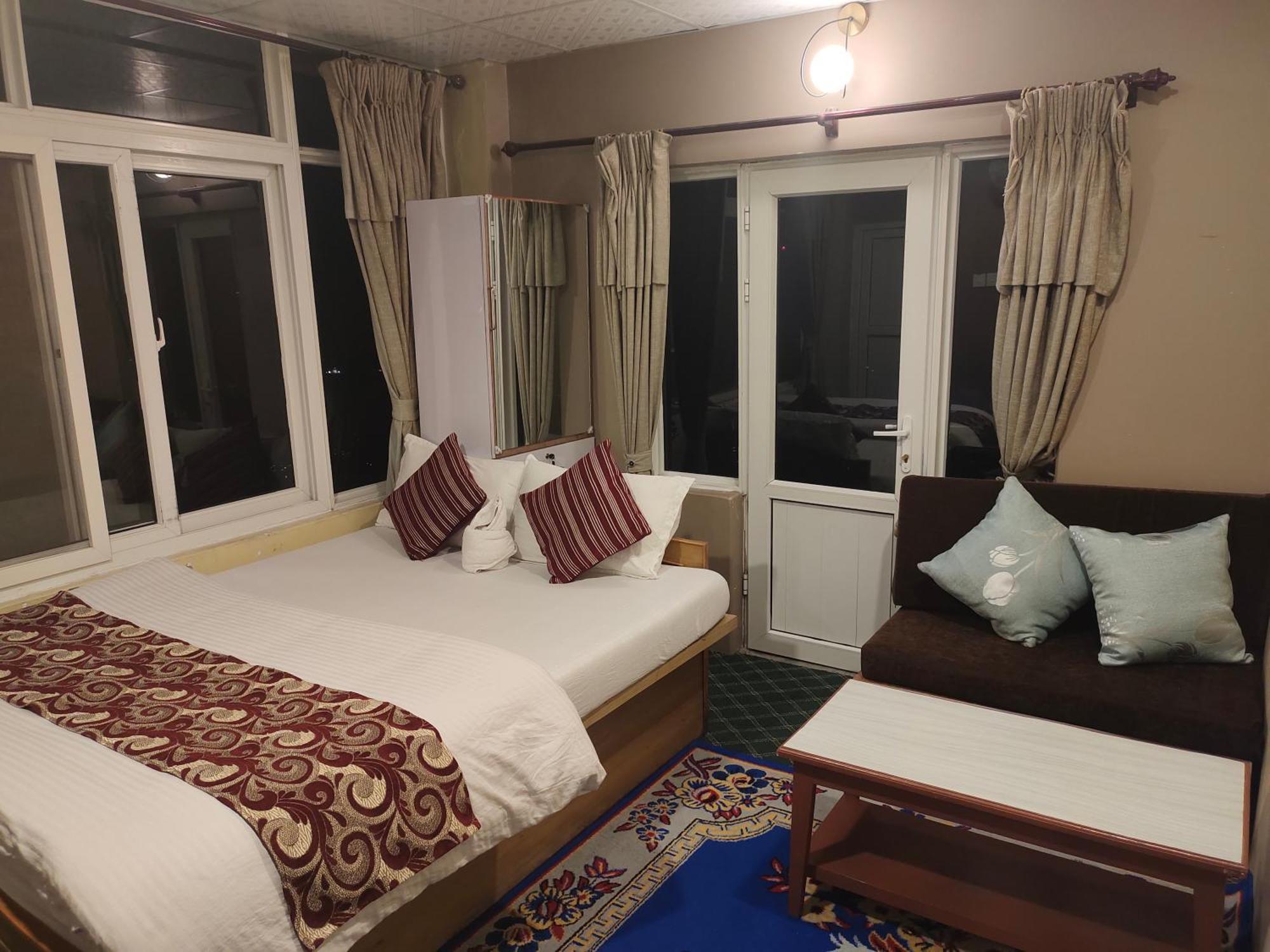 Hotel High Ground Inn Sarangkot Pokhara Exterior foto