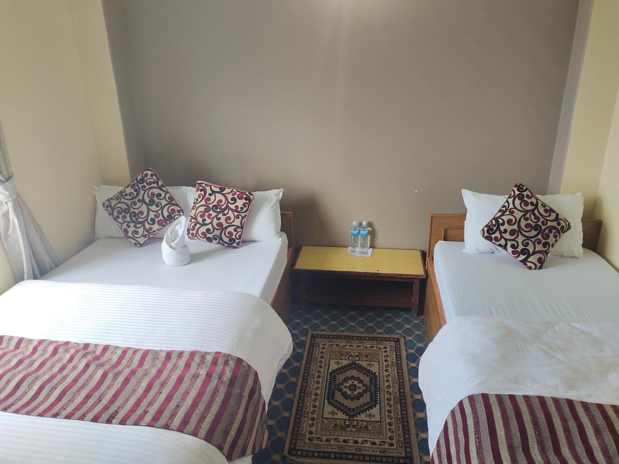 Hotel High Ground Inn Sarangkot Pokhara Habitación foto